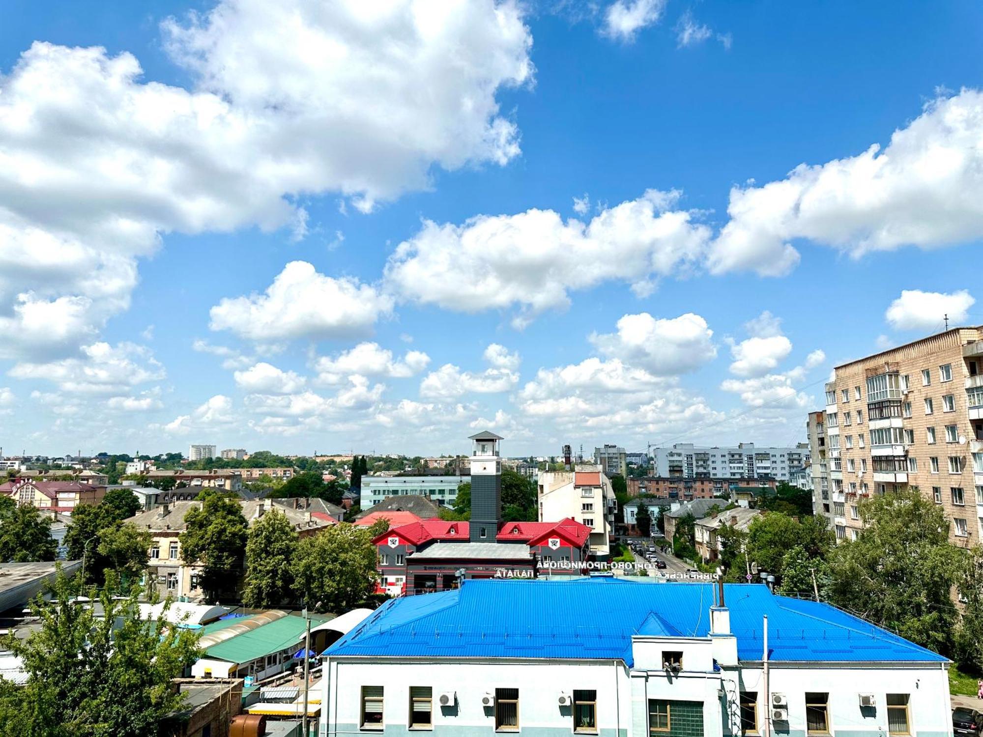 Designer Apartments In The City Center Rivne Exterior photo
